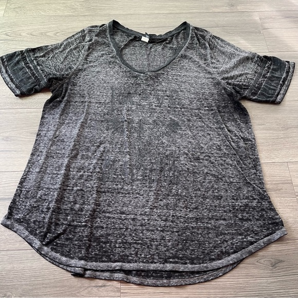 Torrid Womens Black Burnout Faded T-Shirt Brave Beautiful Size 2X - Picture 2 of 6